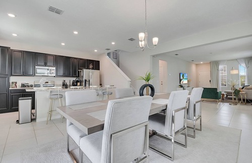 West Haven House | Spacious 12- Guest 4-bedroom Comfy Home Near Disney