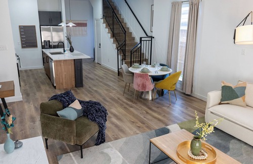 Dallas Apartment | Spacious 12-Person Retreat: 2 Hot Tubs, Arcades & Near Lovefield/Dallas Airports