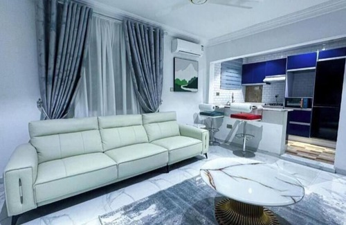 Sekondi-Takoradi Villa | Spacious 18-bedroom villa in marvelous Sekondi-Takoradi with WiFi