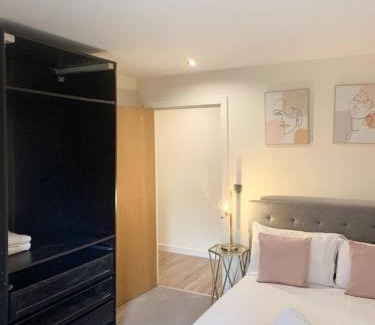 Havering House | Spacious 1BR in Romford - Near Elizabeth Line