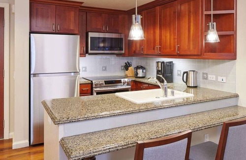Waikiki Resort | Spacious 1BR Premier Suite at Grand Waikikian – Aloha Comfort in Waikiki