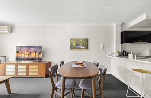 Leura Apartment | Spacious 2-Bed Apartment in Heart of Leura