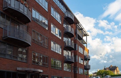 Nottingham City Centre Apartment | Spacious 2 Bed Apt - Fast Wi-fi - Free Parking
