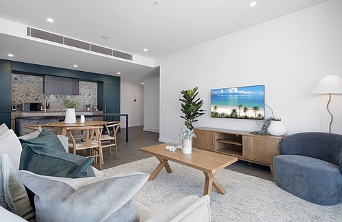 North Fremantle Apartment | Spacious 2-Bed Apartment with Rooftop Views