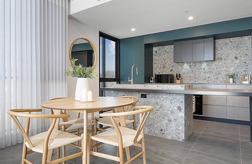 North Fremantle Apartment | Spacious 2-Bed Apartment with Rooftop Views
