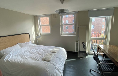 Haggerston Apartment | Spacious 2 bed Flat Minutes Walk From Broadway Market