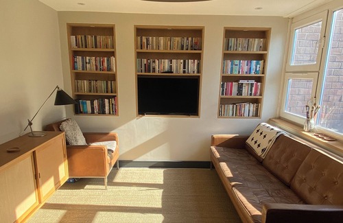 Haggerston Apartment | Spacious 2 bed Flat Minutes Walk From Broadway Market