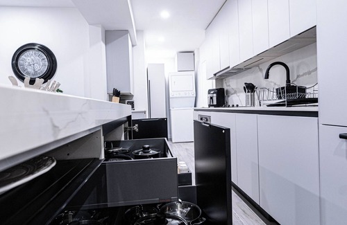 West Vancouver House | Spacious 2-Bedroom Basement Suite – Perfect for Families!