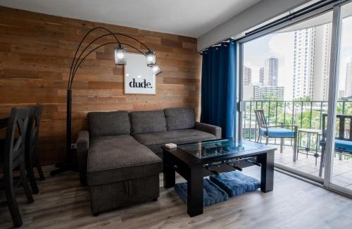 McCully - Moiliili Apartment | Spacious 2 Bedroom, 1 bath Waikiki Condo