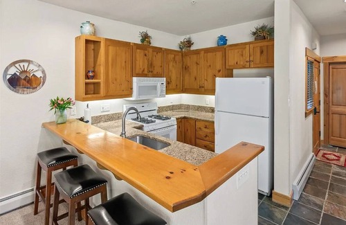 Keystone House | Spacious 2-bedroom 2.5 Bath Townhome Walking Distance to World Class Skiing!