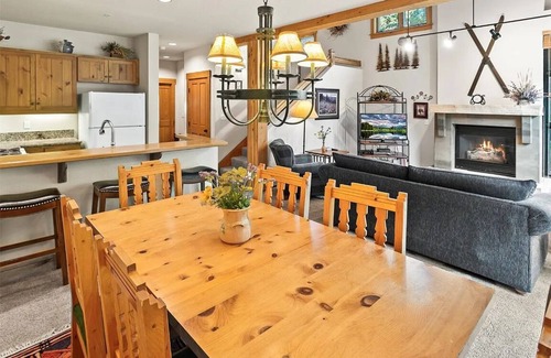 Keystone House | Spacious 2-bedroom 2.5 Bath Townhome Walking Distance to World Class Skiing!
