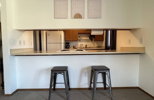 Abbott Loop Apartment | Spacious 2 Bedroom Apartment - Great Location!
