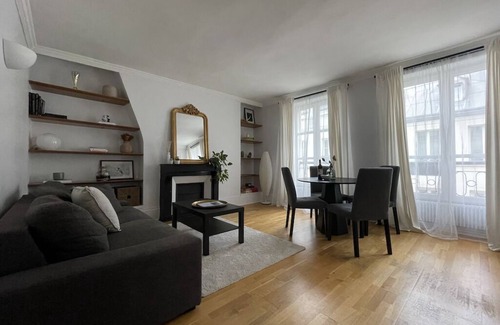 Saint-Thomas-d'Aquin Apartment | Spacious 2 bedroom apartment heart of Paris