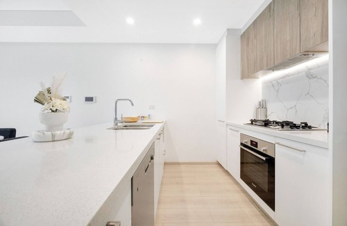 Rouse Hill Apartment | Spacious 2 Bedroom Apt with Parking in Rouse Hill