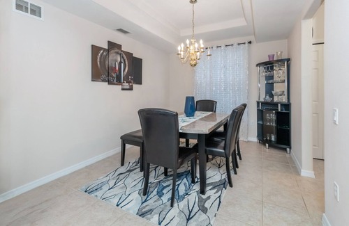 Palmer Ranch Condo | Spacious 2 bedroom+ den condo in Arielle on Palmer Ranch condominiums for rent