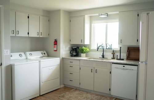 Tri-Cities House | Spacious 2 Bedroom in Kennewick