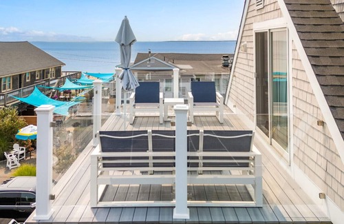 Falmouth Heights Apartment | Spacious 2-Bedroom King Suite - Comfort & Style | Sleeps 5