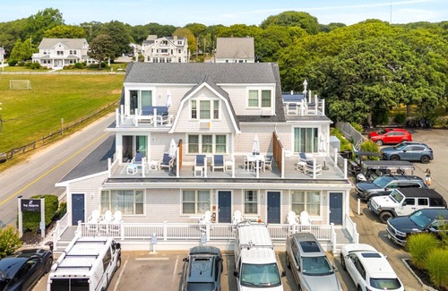 Falmouth Heights Apartment | Spacious 2-Bedroom King Suite - Comfort & Style | Sleeps 5
