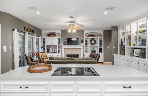 Magnolia House | Spacious 2 bedroom Magnolia retreat on 13 acres.