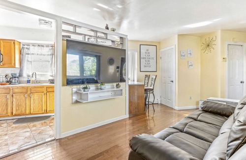 South Jamaica Apartment | Spacious 2 Bedroom