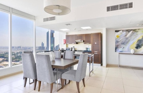 Sheikh Zayed Road Apartment | Spacious 2 Bedroom w/Infinity Pool Near DWTC