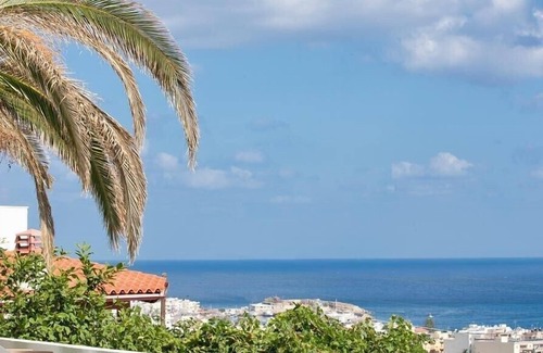 Koutouloufari Condo | Spacious 2-Level Maisonette Villa, Stunning Views