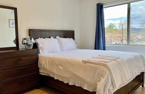 Canoga Park Apartment | Spacious 2 Master Bedroom Apartment in Canoga Park