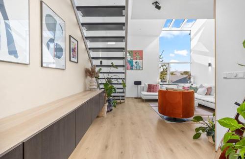 Teigar Apartment | Spacious 2 story downtown apartment