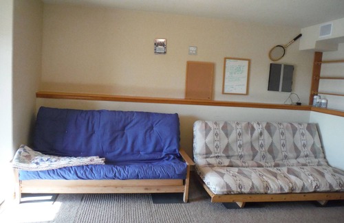 Northgate House | Spacious 2000 sq ft Happy Hideaway for your Cadet & Family 1 Mile from USAFA!