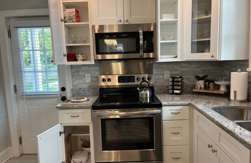 Mosby House | Spacious 2900 SQ Feet House In Ginter Park, 10 min to Everywhere