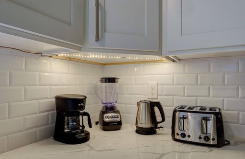 Roxbury Apartment | Spacious 2bd/1ba | Free Parking | 3D TOUR 8733