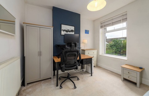 Roath House | Spacious 2Bed W/Backyard 1.2 Mi To Cardiff Castle