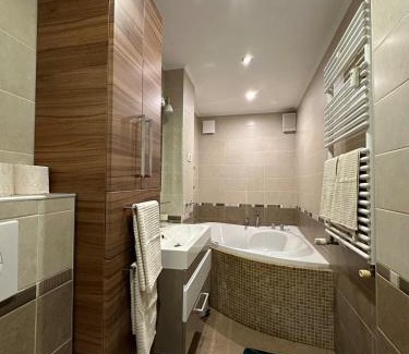 Drumul Taberei Apartment | Spacious 2Bedroom -Living Room Apartament Comfort
