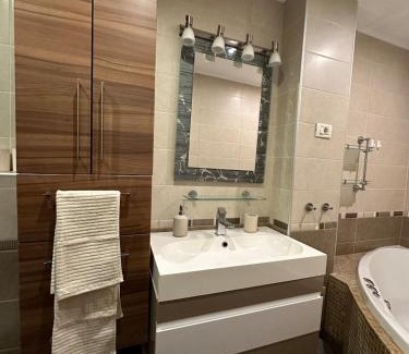 Drumul Taberei Apartment | Spacious 2Bedroom -Living Room Apartament Comfort