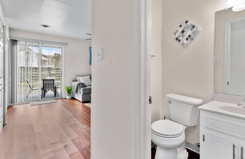 Hopewell House | Spacious 2BR 1.5 Bath townhouse