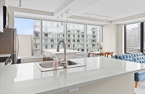 Theatre District Apartment | Spacious 2BR 2BA Condo Boston Downtown