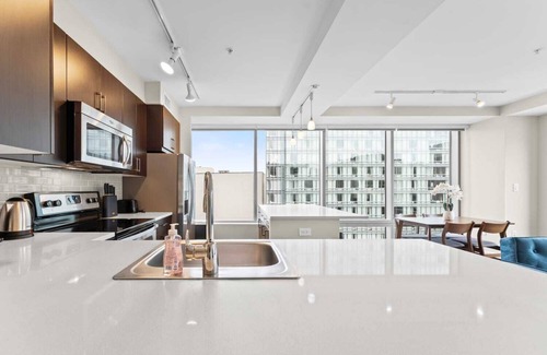 Theatre District Apartment | Spacious 2BR 2BA Condo Boston Downtown