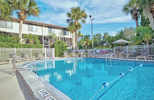 Florida Center Condo | Spacious 2BR Condo Just 1 Mile from Universal Orlando w/Resort Pool, WiFi & More