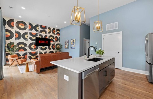 Talbot's Corner House | Spacious 2BR for Families | Close to Honky Tonks!