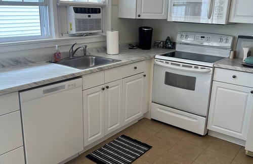 North End Condo | Spacious 2nd fl- two bedroom Condo F