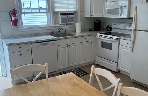 North End Condo | Spacious 2nd fl- two bedroom Condo F
