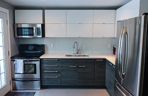 Vanier North House | Spacious 3 Bdrm home near downtown