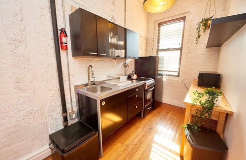 Nolita Apartment | Spacious 3-bed 1.5 bath apartment in Nolita
