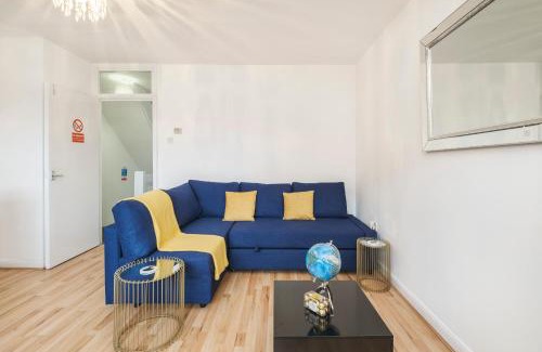 Custom House Apartment | Spacious 3 Bed 1 Bath Hse w guest toilet w parking Near Excel - E16