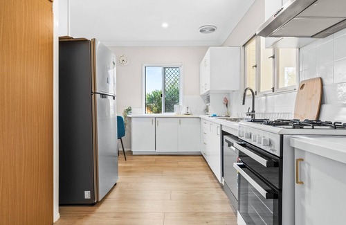 Chermside West House | Spacious 3-Bed Home with Gym & Outdoor Retreat