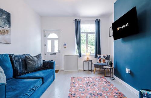 Nantwich House | Spacious 3-bed home in Nantwich by 53 Degrees Property - Amazing location, Ideal for Groups - Sleeps 6