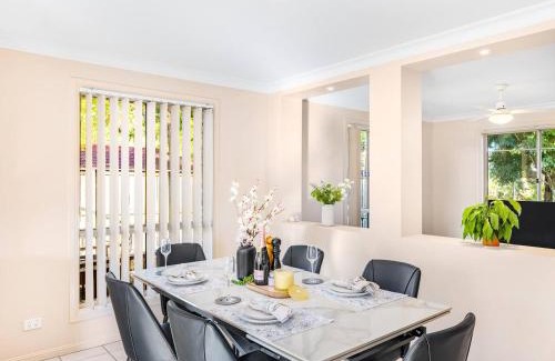 Sunnybank Hills House | Spacious 3 bed Retreat 1min to Mall Sunnybank Hill
