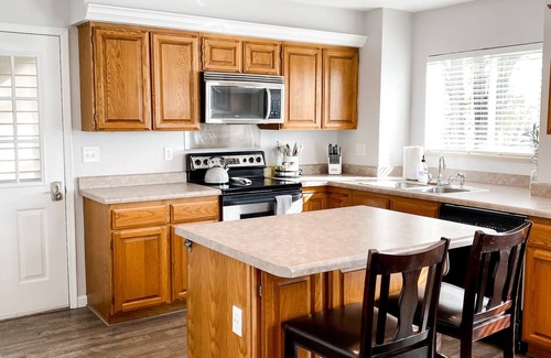 Grand Junction House | Spacious 3 bedroom/2 bath Townhome - Centrally Located Near CMU!