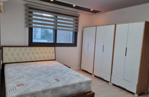 Pyeongtaek Apartment | Spacious 3-bedroom apartment in nice Pyeongtaek-si with WiFi, AC