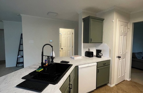Bear Creek Plantation House | Spacious 3-Bedroom, 2-Bath Retreat – Perfect for Families or Groups